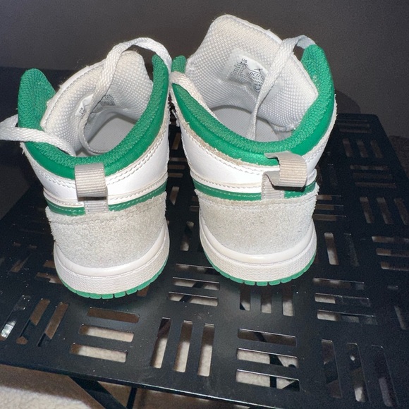 Toddler Jordan’s - Picture 2 of 4